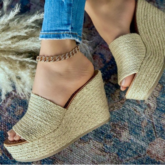 Soda Raffia wedge platform sandals - Picture 5 of 5